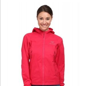 ISO- NOT for sale- womens Arc’teryx Tenquille hoody size large.